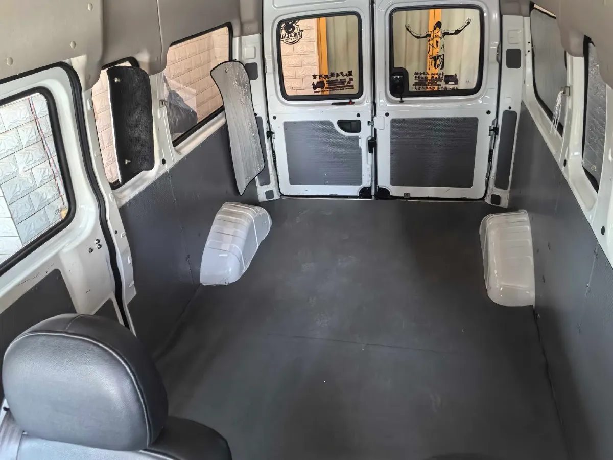 2021 MAXUS XinTu V80 2.0T 139HP L4 6MT,autocango,china used car exporter,china ev exporter,chinese used car exporter,chinese used ev exporter