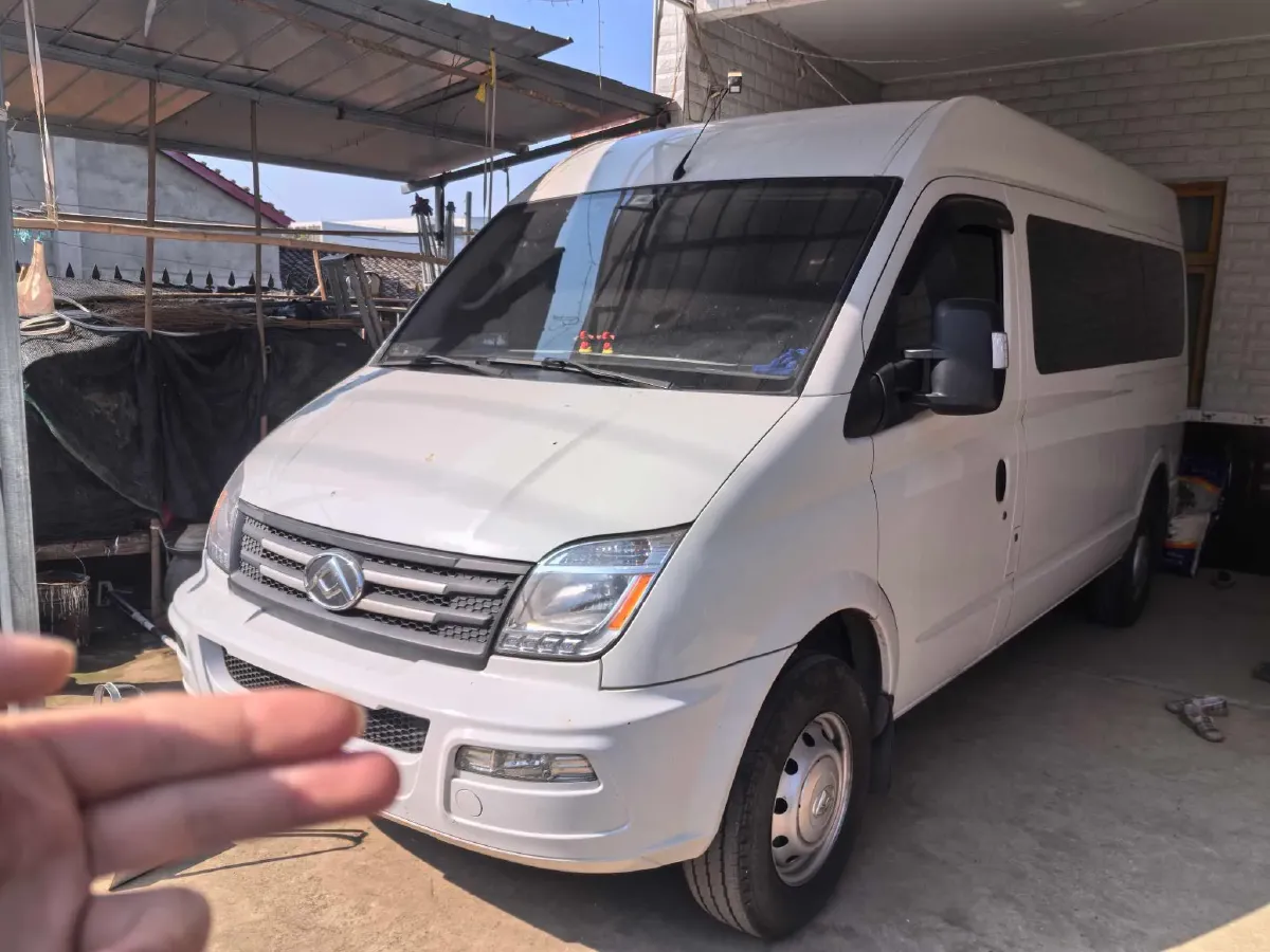 2021 MAXUS XinTu V80 2.0T 139HP L4 6MT,autocango,china used car exporter,china ev exporter,chinese used car exporter,chinese used ev exporter