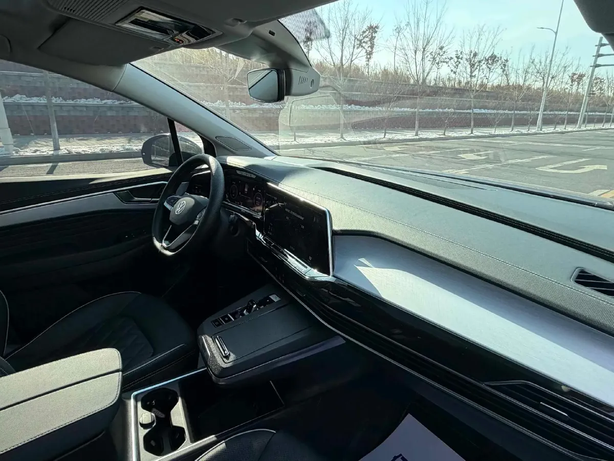 2024 Volkswagen Talagon 2.0T 220HP L4 7DCT,autocango,china used car exporter,china ev exporter,chinese used car exporter,chinese used ev exporter