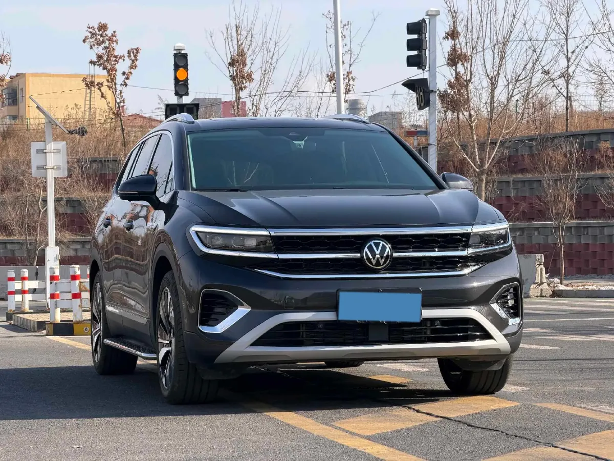 2024 Volkswagen Talagon 2.0T 220HP L4 7DCT,autocango,china used car exporter,china ev exporter,chinese used car exporter,chinese used ev exporter