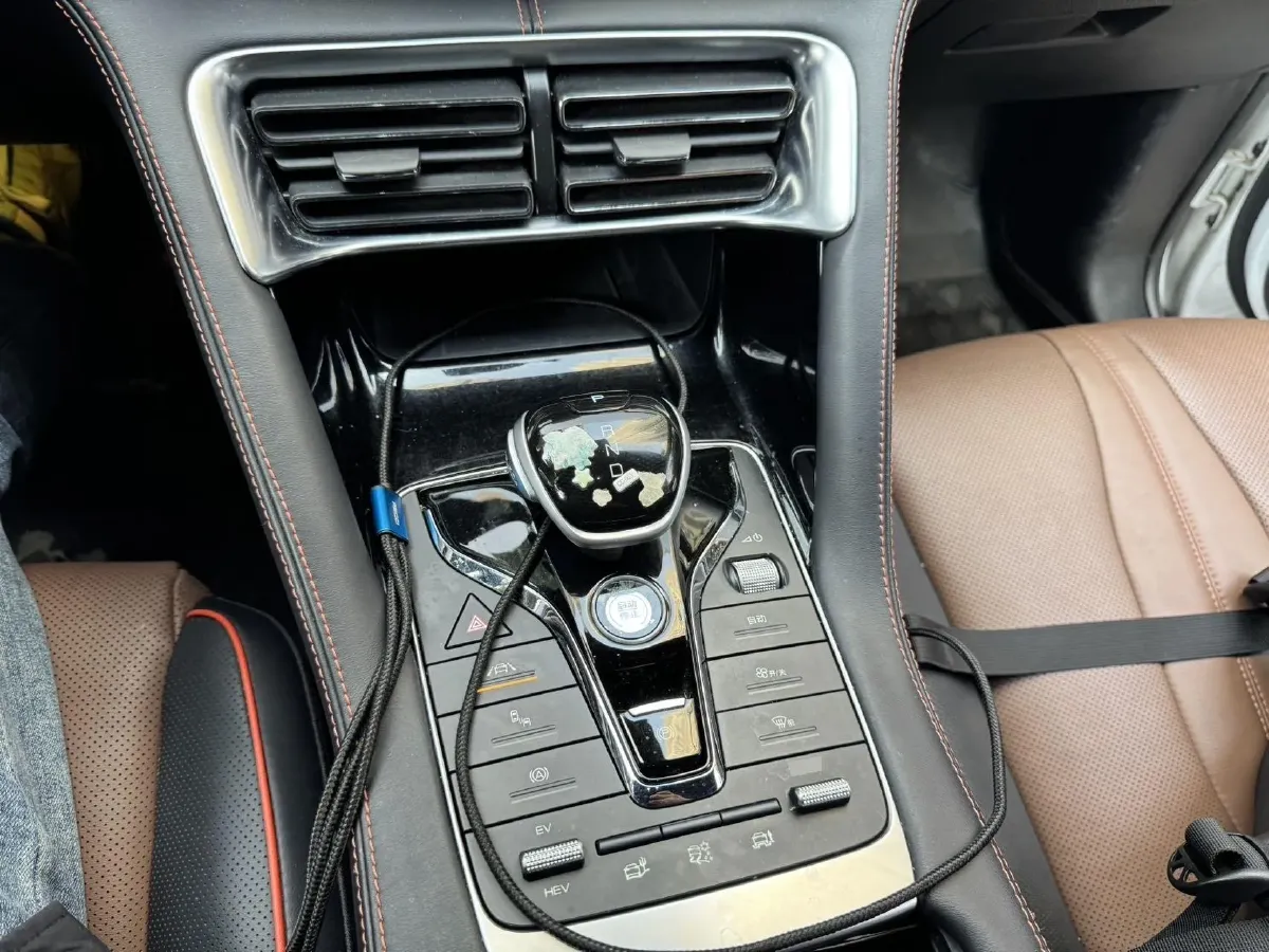 2022 Ford Mondeo 2.0T 238HP L4 8AT,autocango,china used car exporter,china ev exporter,chinese used car exporter,chinese used ev exporter