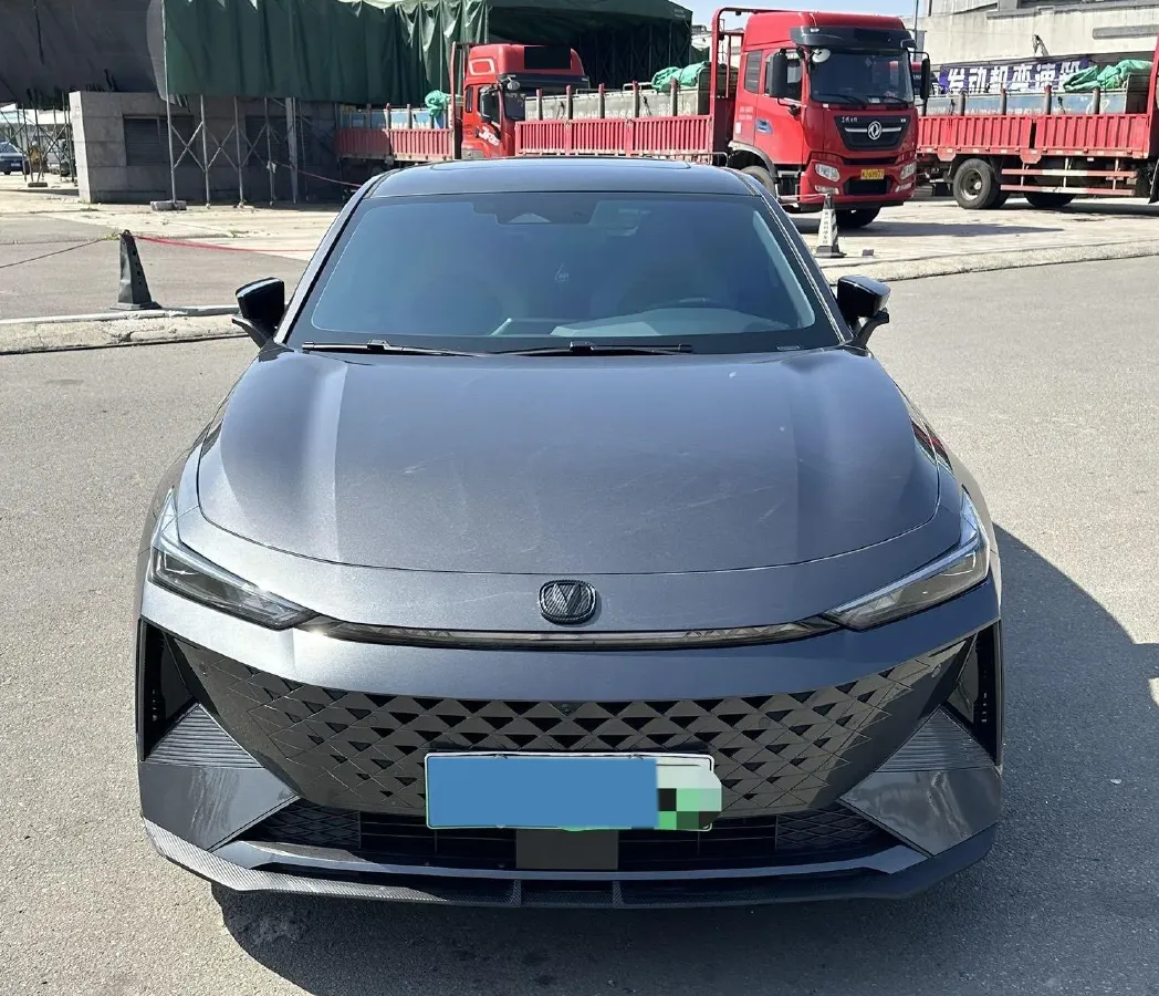 2024 ChangAn UNI-V iDD 1.5L 110HP L4 E-CVT PHEV 18.99KWH,autocango,china used car exporter,china ev exporter,chinese used car exporter,chinese used ev exporter