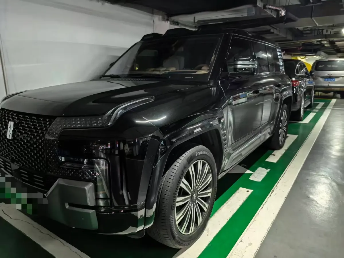 2023 YangWang U8 2.0T 272HP L4 REEV 49.05KWH,autocango,china used car exporter,china ev exporter,chinese used car exporter,chinese used ev exporter