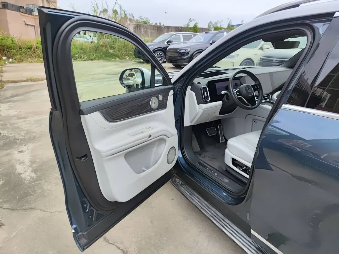 2024 AITO AITO M9 1.5T 152HP L4 REEV 42KWH,autocango,china used car exporter,china ev exporter,chinese used car exporter,chinese used ev exporter