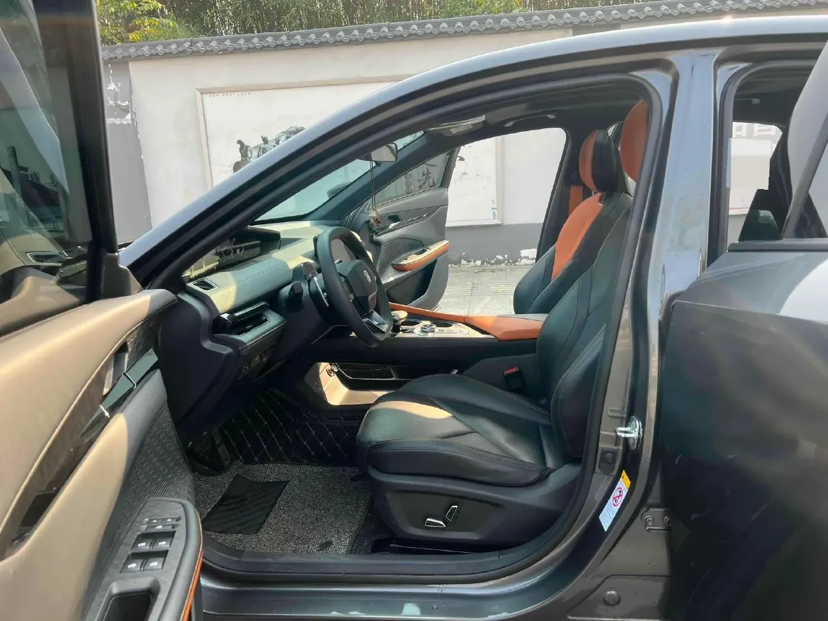 2023 ChangAn UNI-V 1.5T 188HP L4 7DCT,autocango,china used car exporter,china ev exporter,chinese used car exporter,chinese used ev exporter