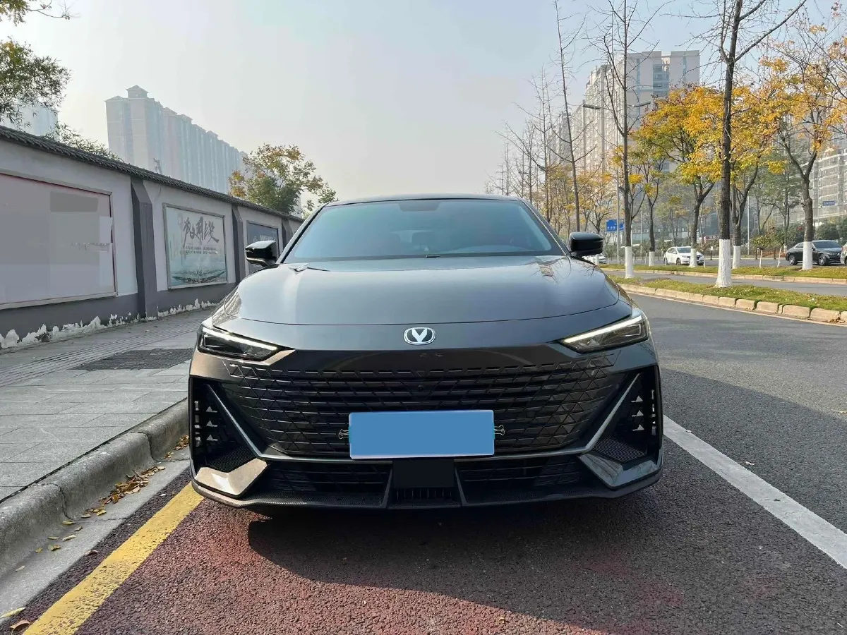 2023 ChangAn UNI-V 1.5T 188HP L4 7DCT,autocango,china used car exporter,china ev exporter,chinese used car exporter,chinese used ev exporter