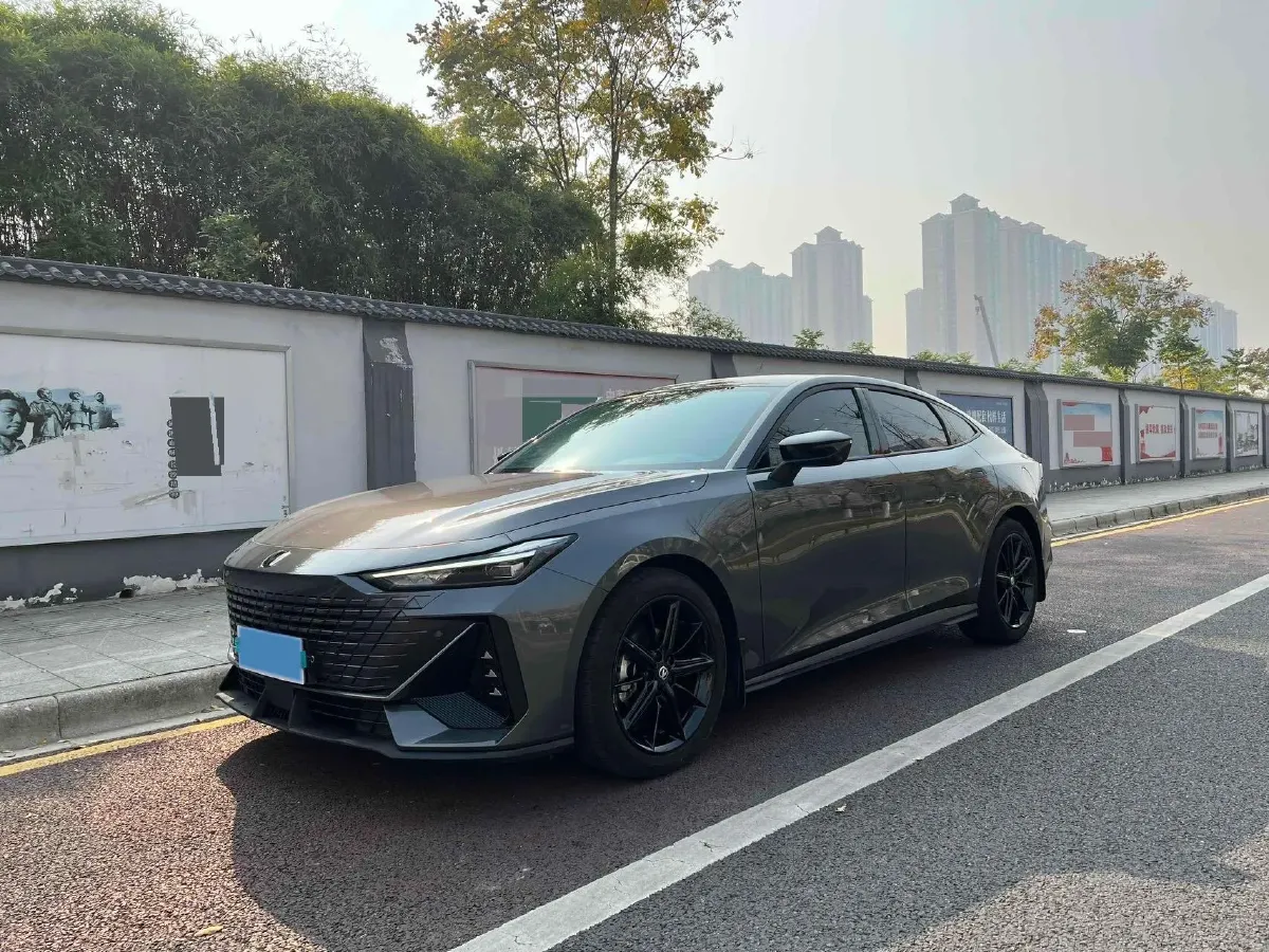 2023 ChangAn UNI-V 1.5T 188HP L4 7DCT,autocango,china used car exporter,china ev exporter,chinese used car exporter,chinese used ev exporter