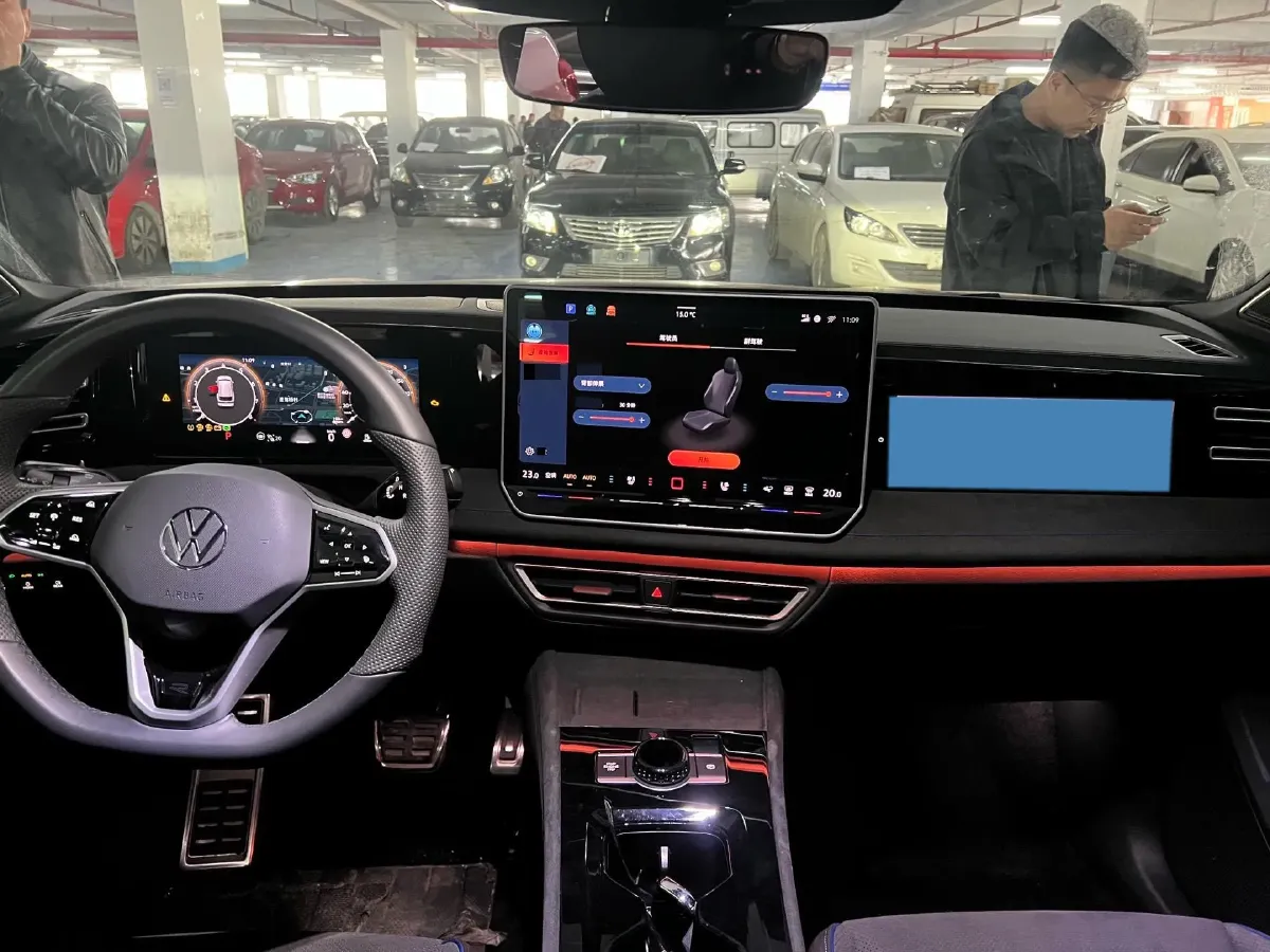 2024 Volkswagen Tiguan L 2.0T 186HP L4 7DCT,autocango,china used car exporter,china ev exporter,chinese used car exporter,chinese used ev exporter