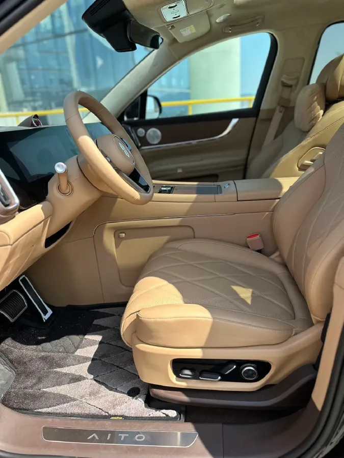 2025 AITO AITO M9 REEV 160HP REEV 52KWH,autocango,china used car exporter,china ev exporter,chinese used car exporter,chinese used ev exporter