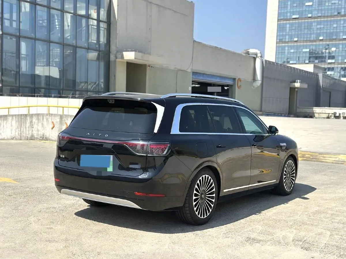 2025 AITO AITO M9 REEV 160HP REEV 52KWH,autocango,china used car exporter,china ev exporter,chinese used car exporter,chinese used ev exporter