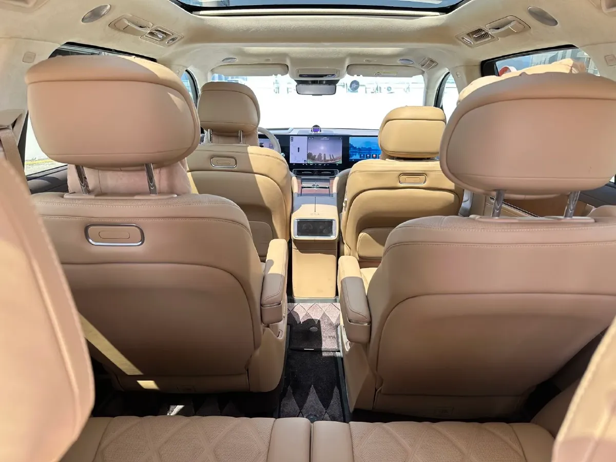 2025 AITO AITO M9 REEV 160HP REEV 52KWH,autocango,china used car exporter,china ev exporter,chinese used car exporter,chinese used ev exporter