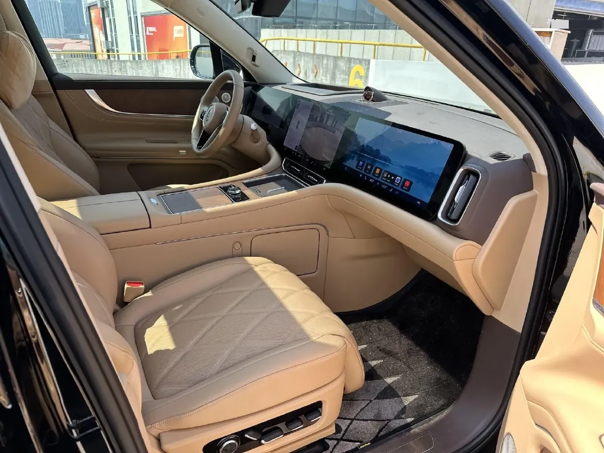 2025 AITO AITO M9 REEV 160HP REEV 52KWH,autocango,china used car exporter,china ev exporter,chinese used car exporter,chinese used ev exporter