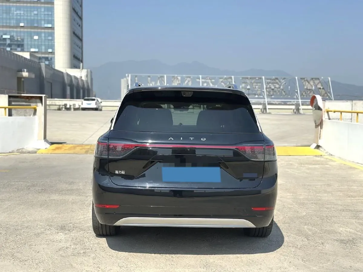 2025 AITO AITO M9 REEV 160HP REEV 52KWH,autocango,china used car exporter,china ev exporter,chinese used car exporter,chinese used ev exporter