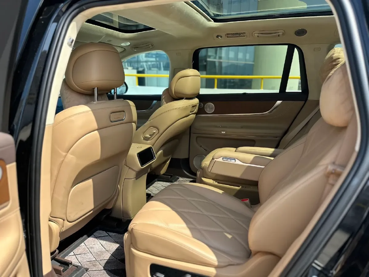 2025 AITO AITO M9 REEV 160HP REEV 52KWH,autocango,china used car exporter,china ev exporter,chinese used car exporter,chinese used ev exporter