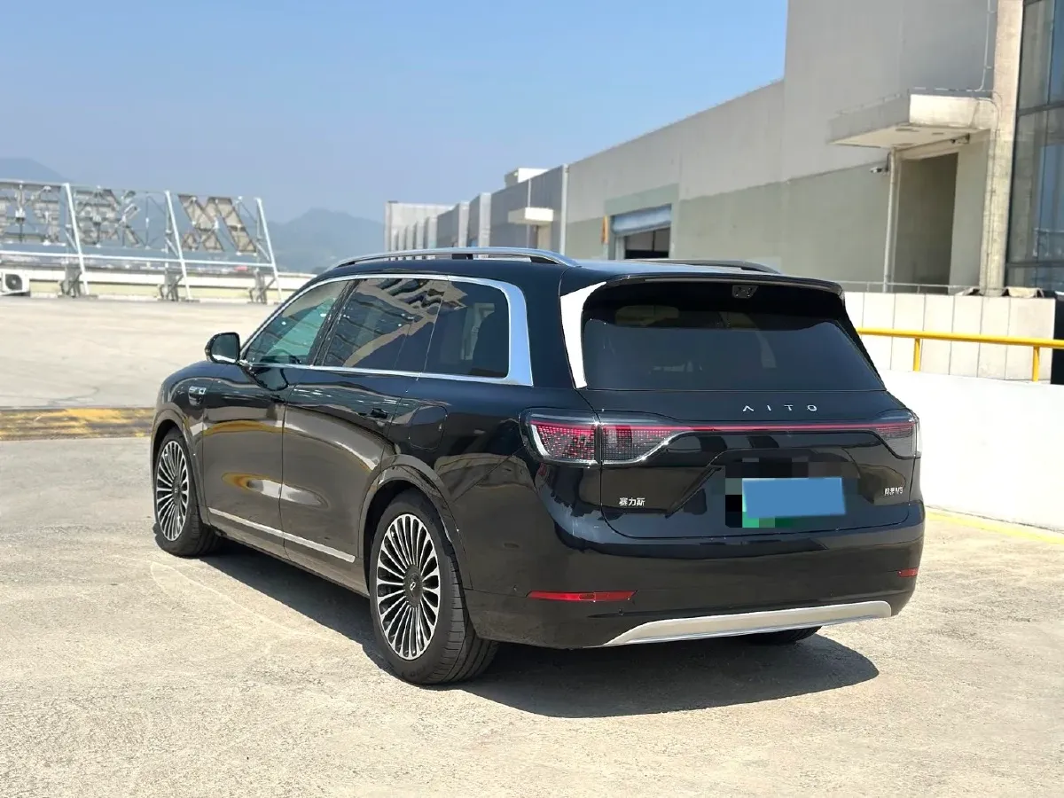 2025 AITO AITO M9 REEV 160HP REEV 52KWH,autocango,china used car exporter,china ev exporter,chinese used car exporter,chinese used ev exporter