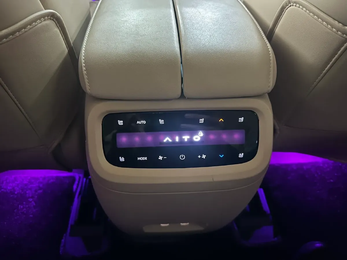 2024 AITO AITO M7 1.5T 152HP L4 REEV 38.5KWH,autocango,china used car exporter,china ev exporter,chinese used car exporter,chinese used ev exporter