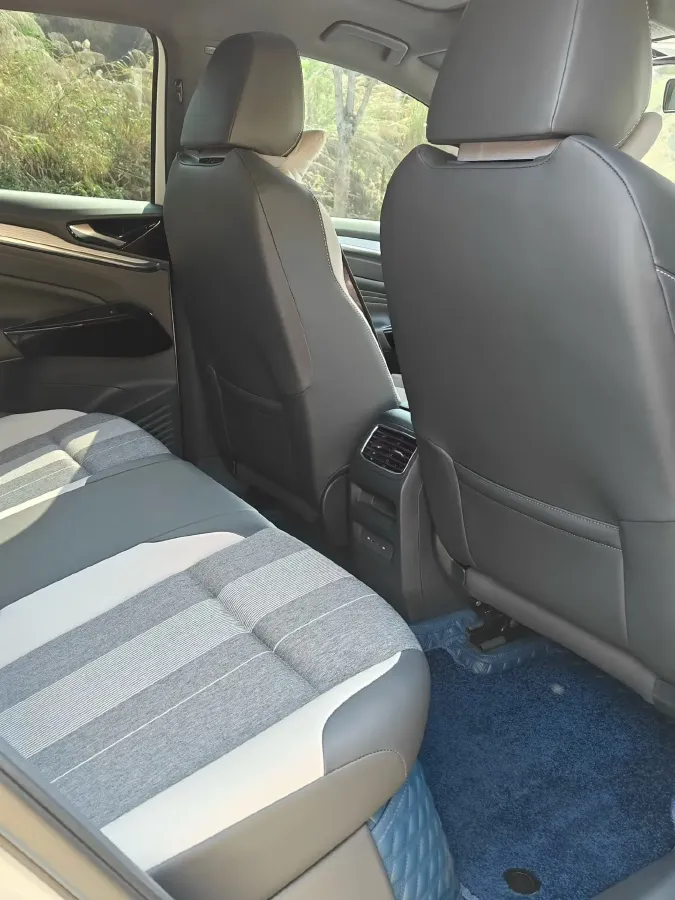 2024 Volkswagen ID.4 Crozz BEV 55.7KWH,autocango,china used car exporter,china ev exporter,chinese used car exporter,chinese used ev exporter