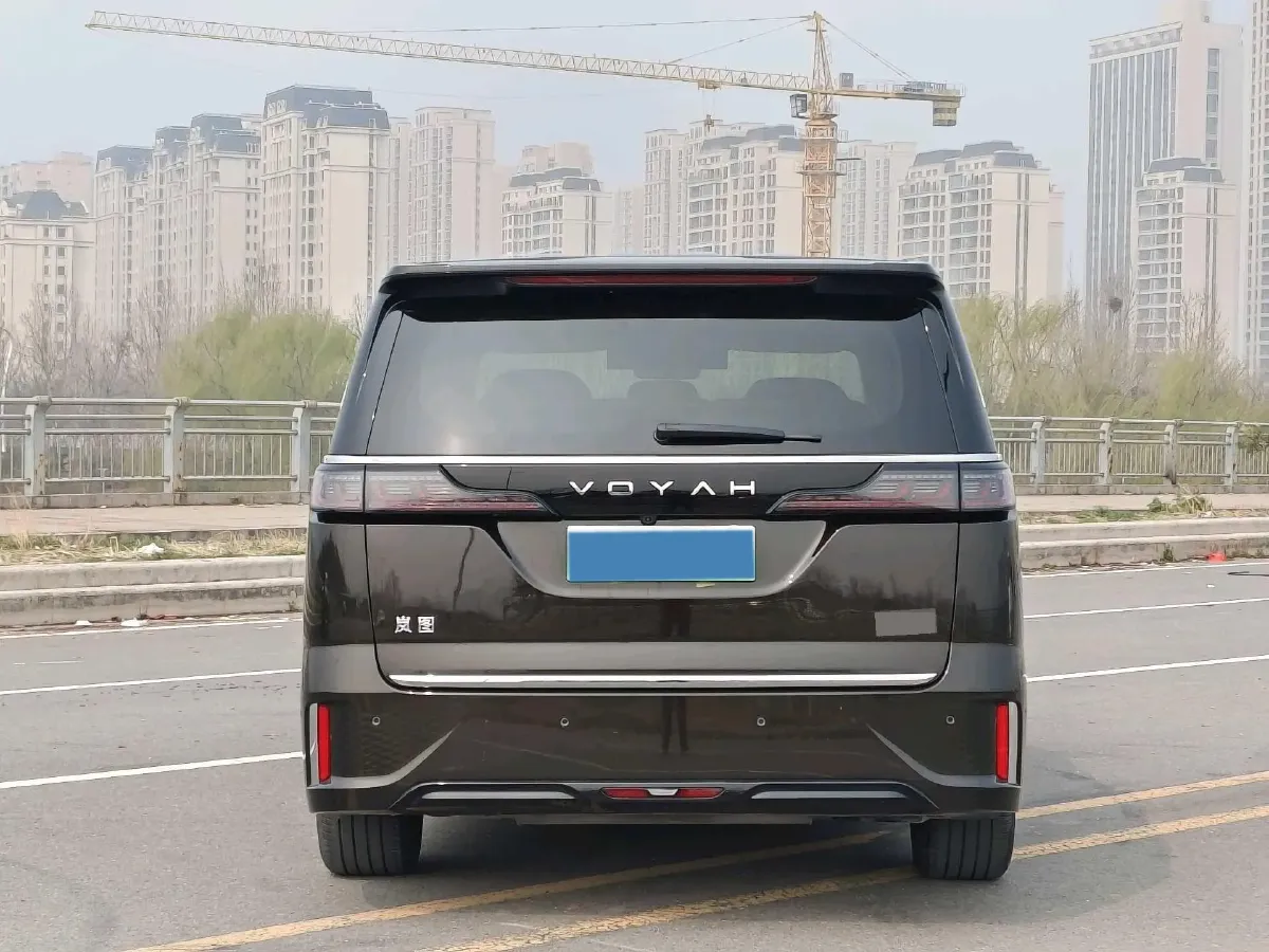 2025 Voyah Dream 1.5T 150HP L4 PHEV 41.7KWH,autocango,china used car exporter,china ev exporter,chinese used car exporter,chinese used ev exporter