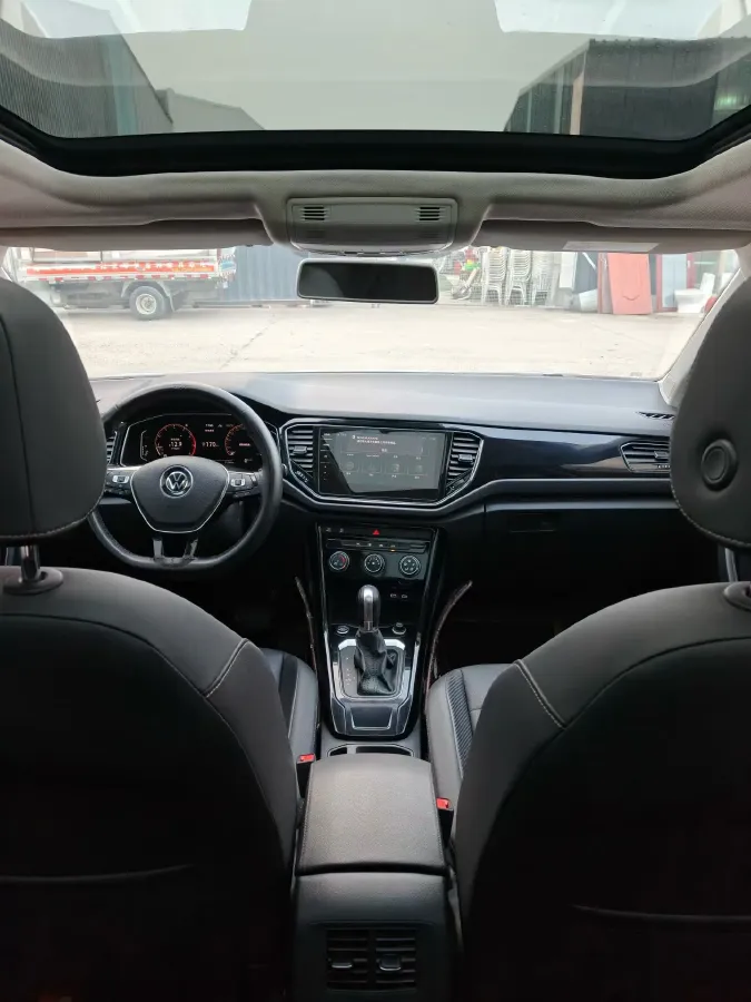 2021 Volkswagen T-Roc 1.4T 150HP L4 7DCT,autocango,china used car exporter,china ev exporter,chinese used car exporter,chinese used ev exporter