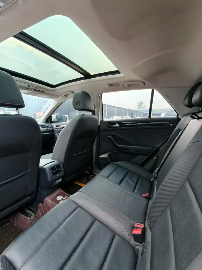 2021 Volkswagen T-Roc 1.4T 150HP L4 7DCT,autocango,china used car exporter,china ev exporter,chinese used car exporter,chinese used ev exporter