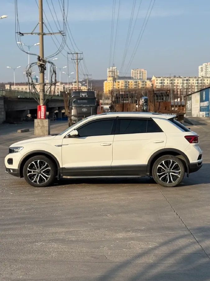 2022 Volkswagen T-Roc 1.4T 150HP L4 7DCT,autocango,china used car exporter,china ev exporter,chinese used car exporter,chinese used ev exporter