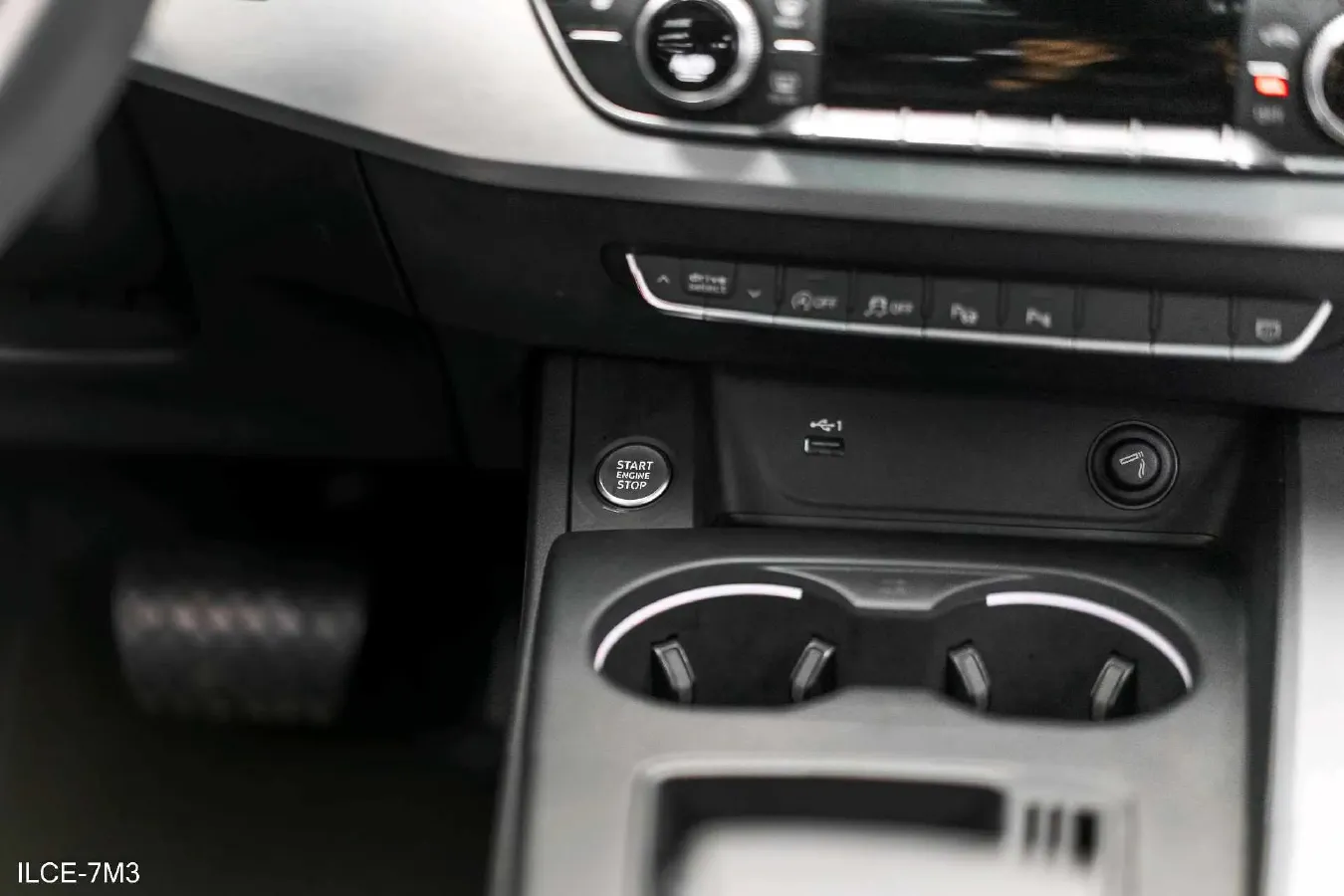 2020 Audi A4L 2.0T 150HP L4 7DCT,autocango,china used car exporter,china ev exporter,chinese used car exporter,chinese used ev exporter