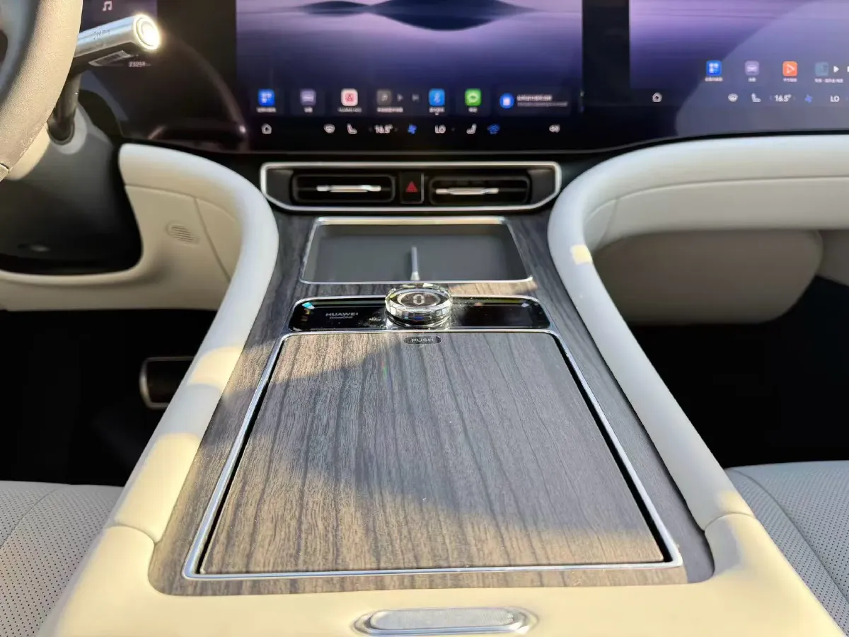 2024 AITO AITO M9 1.5T 152HP L4 REEV 42KWH,autocango,china used car exporter,china ev exporter,chinese used car exporter,chinese used ev exporter