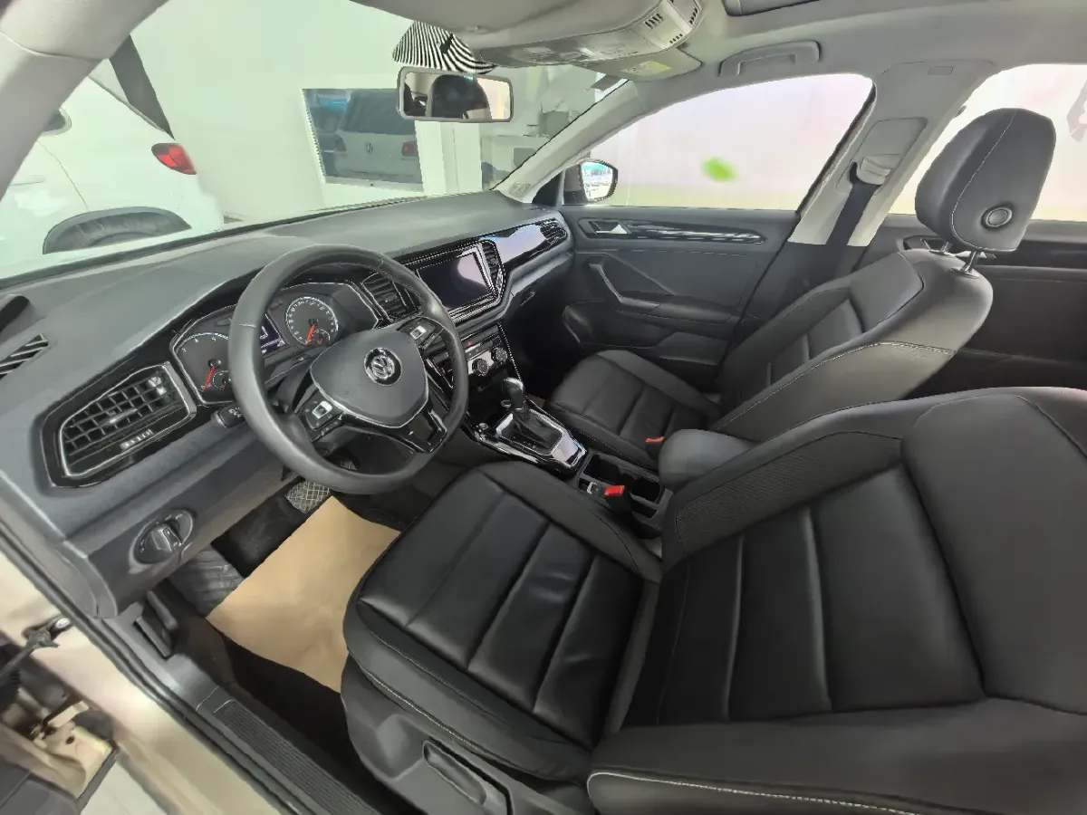 2019 Volkswagen T-Roc 1.4T 150HP L4 7DCT,autocango,china used car exporter,china ev exporter,chinese used car exporter,chinese used ev exporter