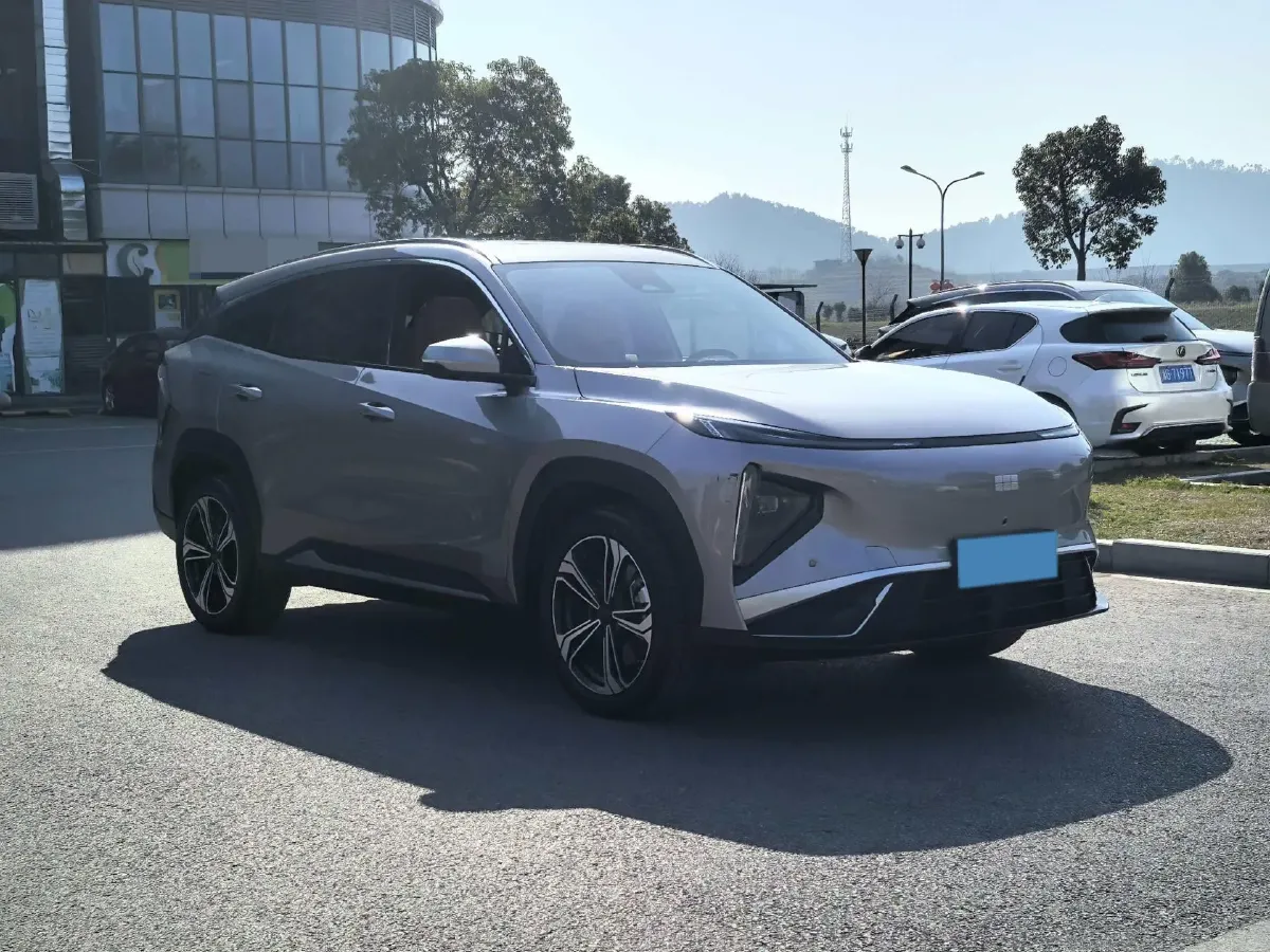 2025 Geely Galaxy L7 1.5L 112HP L4 1DHT PHEV 18.4KWH,autocango,china used car exporter,china ev exporter,chinese used car exporter,chinese used ev exporter