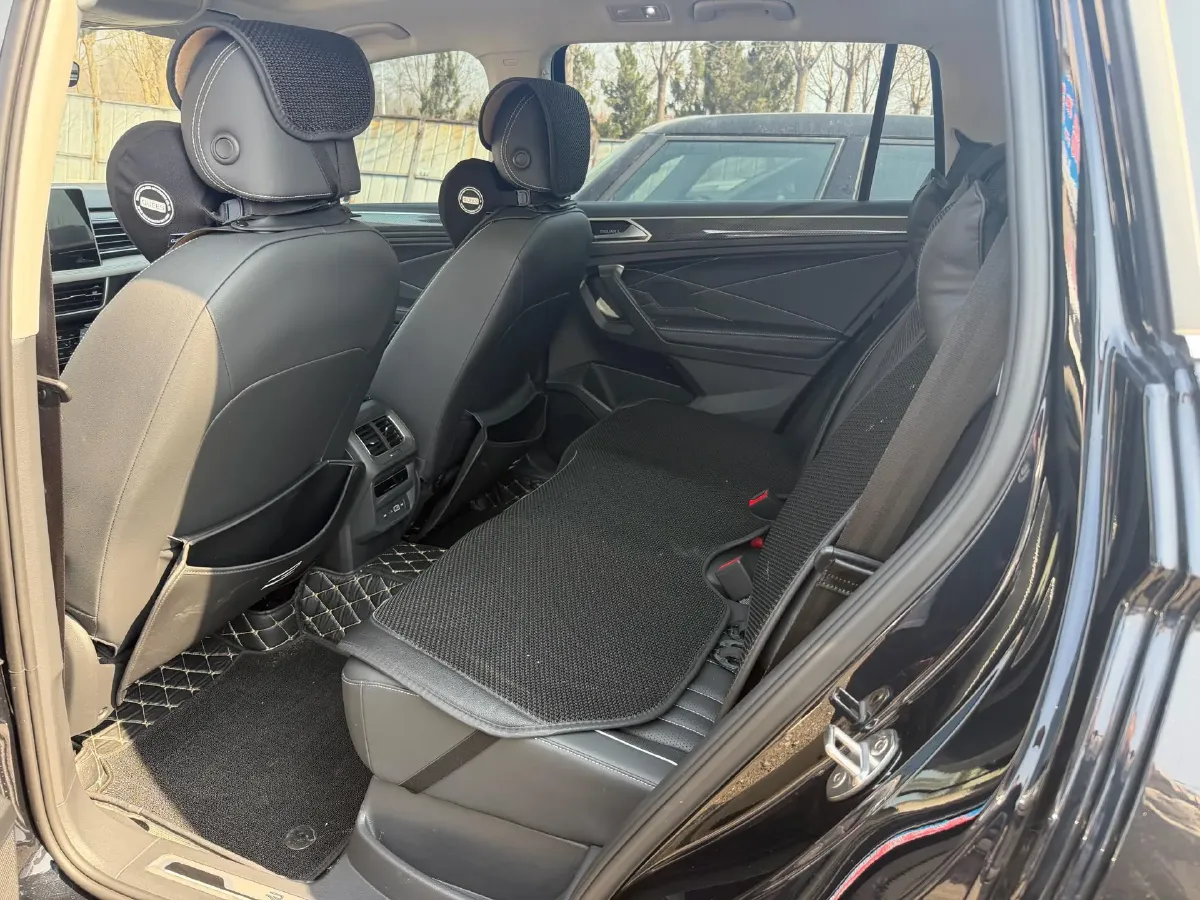 2023 Volkswagen Tiguan L 2.0T 186HP L4 7DCT,autocango,china used car exporter,china ev exporter,chinese used car exporter,chinese used ev exporter