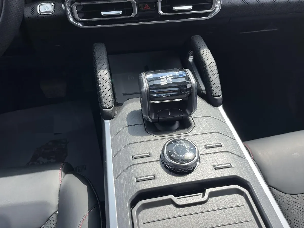 2026 Jetour Traveller 1.5T 184HP L4 7DCT,autocango,china used car exporter,china ev exporter,chinese used car exporter,chinese used ev exporter