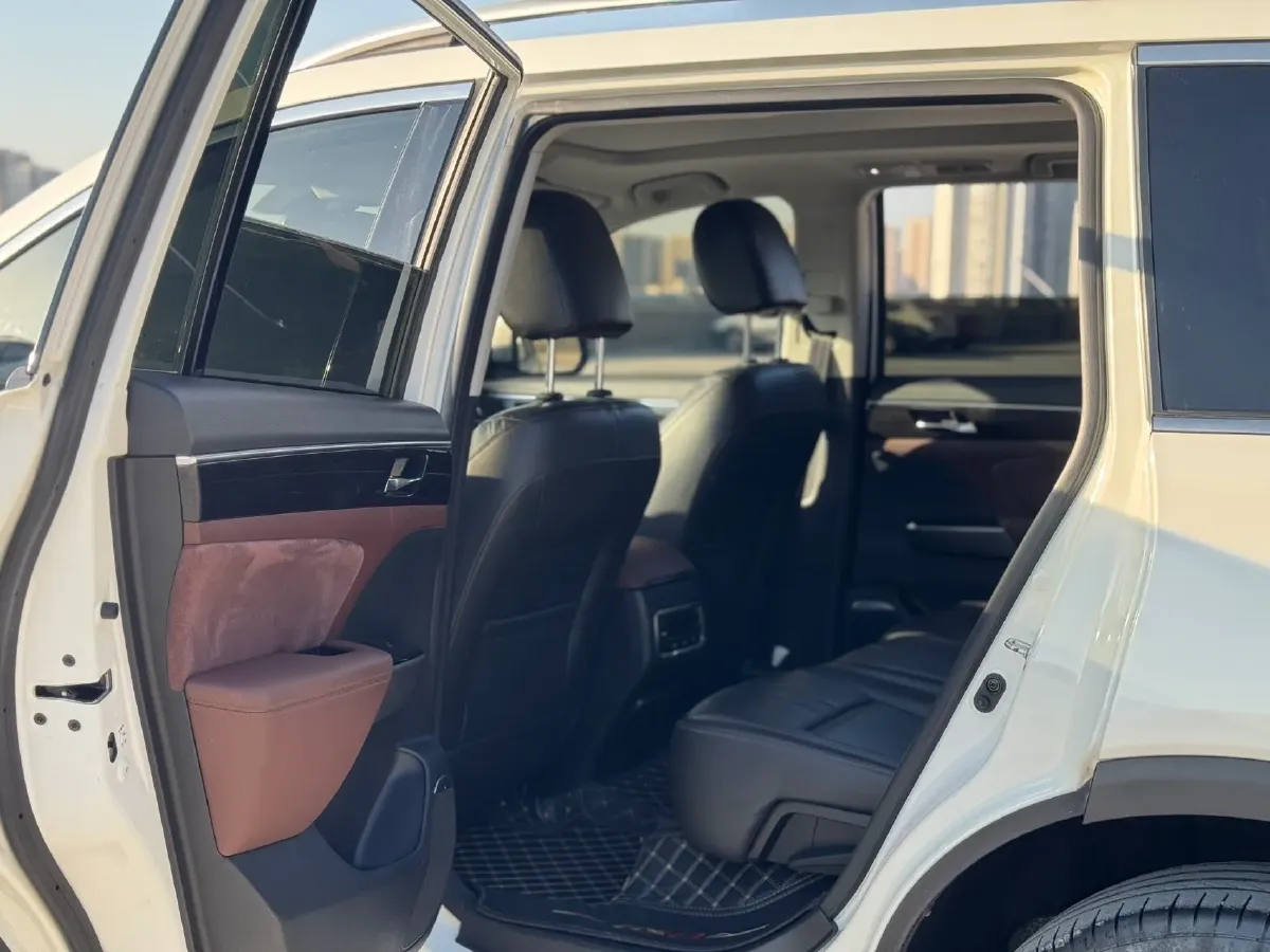 2017 GAC Trumpchi GS8 2.0T 201HP L4 6AT,autocango,china used car exporter,china ev exporter,chinese used car exporter,chinese used ev exporter