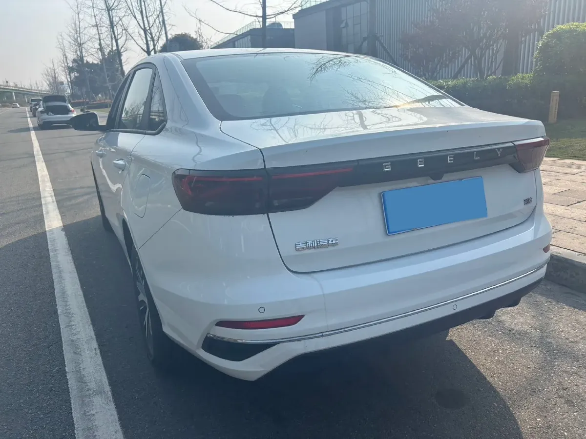 2025 Geely Emgrand 1.5L 127HP L4 5MT,autocango,china used car exporter,china ev exporter,chinese used car exporter,chinese used ev exporter