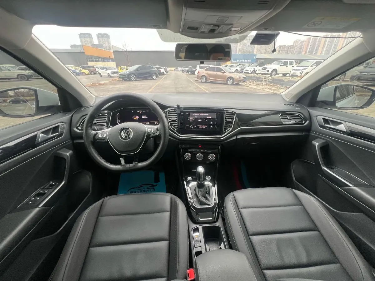 2021 Volkswagen T-Roc 1.4T 150HP L4 7DCT,autocango,china used car exporter,china ev exporter,chinese used car exporter,chinese used ev exporter