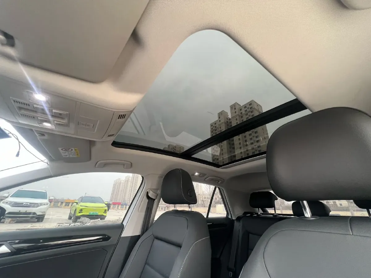 2021 Volkswagen T-Roc 1.4T 150HP L4 7DCT,autocango,china used car exporter,china ev exporter,chinese used car exporter,chinese used ev exporter