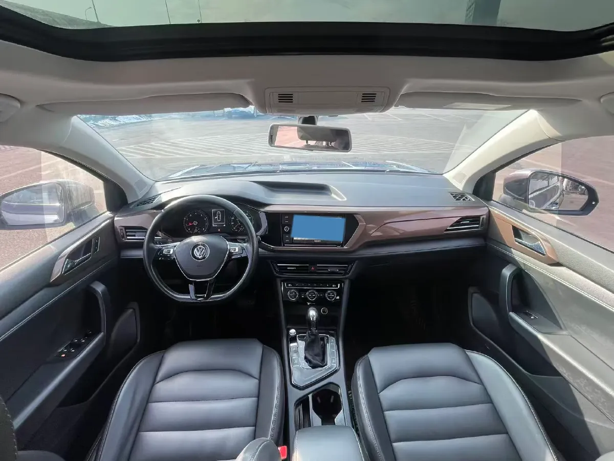 2019 MINI MINI 1.5T 102HP L3 7DCT,autocango,china used car exporter,china ev exporter,chinese used car exporter,chinese used ev exporter