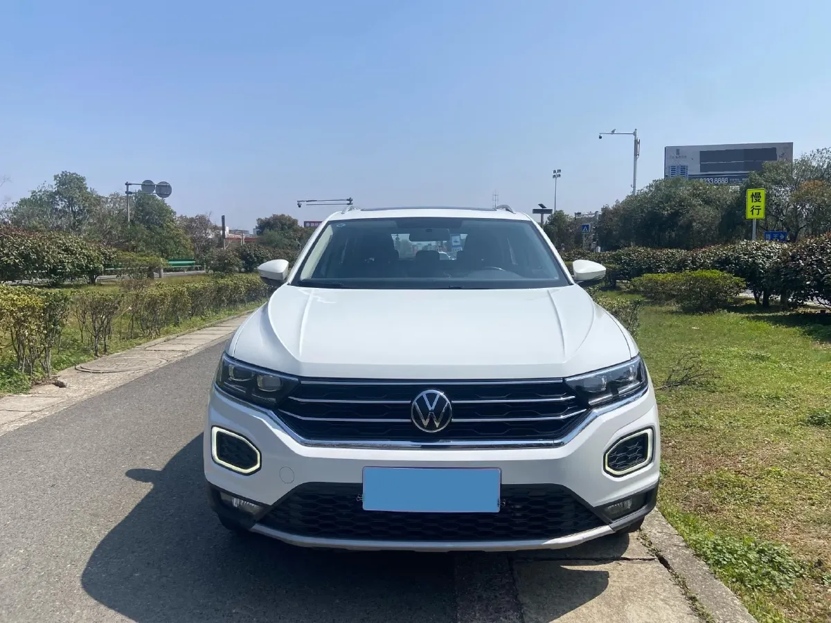 2022 Volkswagen T-Roc 1.4T 150HP L4 7DCT,autocango,china used car exporter,china ev exporter,chinese used car exporter,chinese used ev exporter