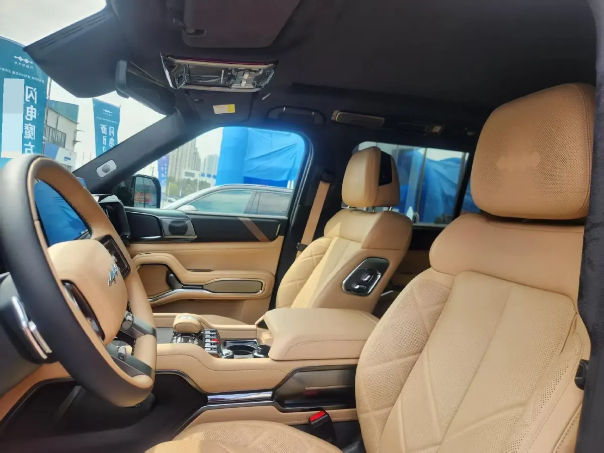 2025 FangChengBao Bao 8 2.0T 245HP L4 E-CVT PHEV 36.8KWH,autocango,china used car exporter,china ev exporter,chinese used car exporter,chinese used ev exporter