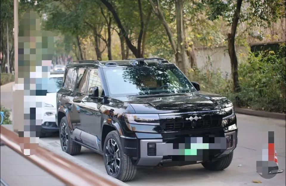 2025 FangChengBao Bao 8 2.0T 245HP L4 E-CVT PHEV 36.8KWH,autocango,china used car exporter,china ev exporter,chinese used car exporter,chinese used ev exporter