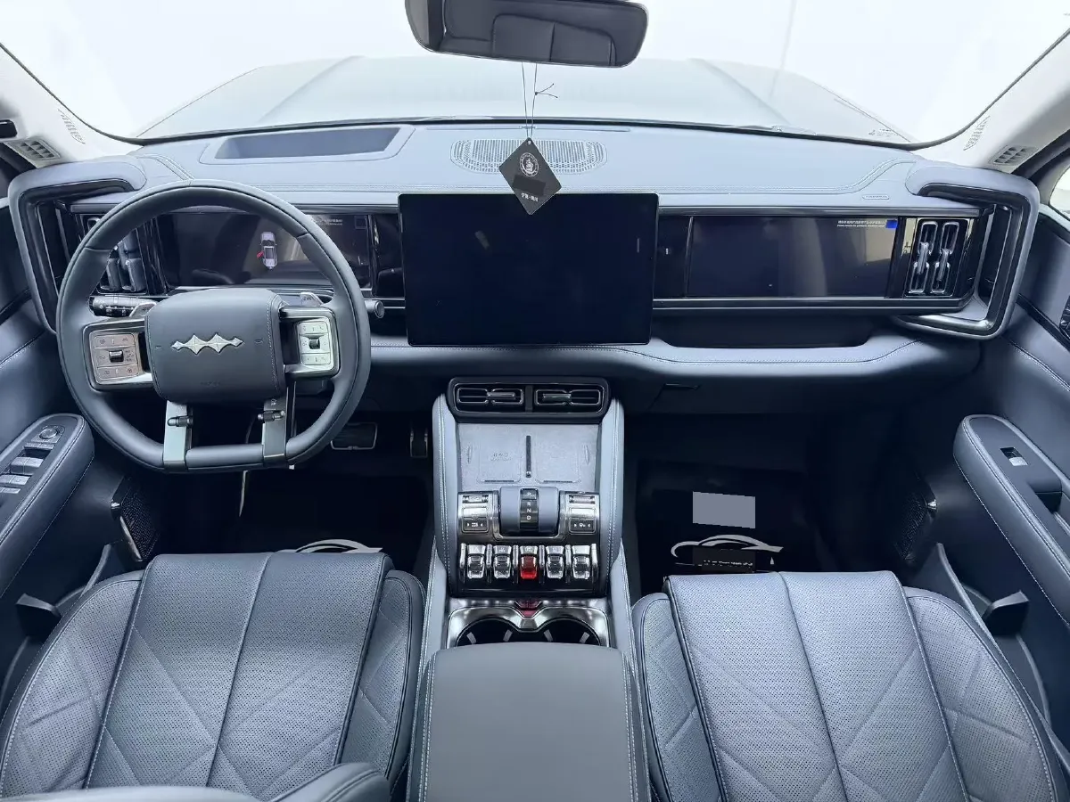 2025 FangChengBao Bao 5 1.5T 194HP L4 E-CVT PHEV 31.8KWH,autocango,china used car exporter,china ev exporter,chinese used car exporter,chinese used ev exporter