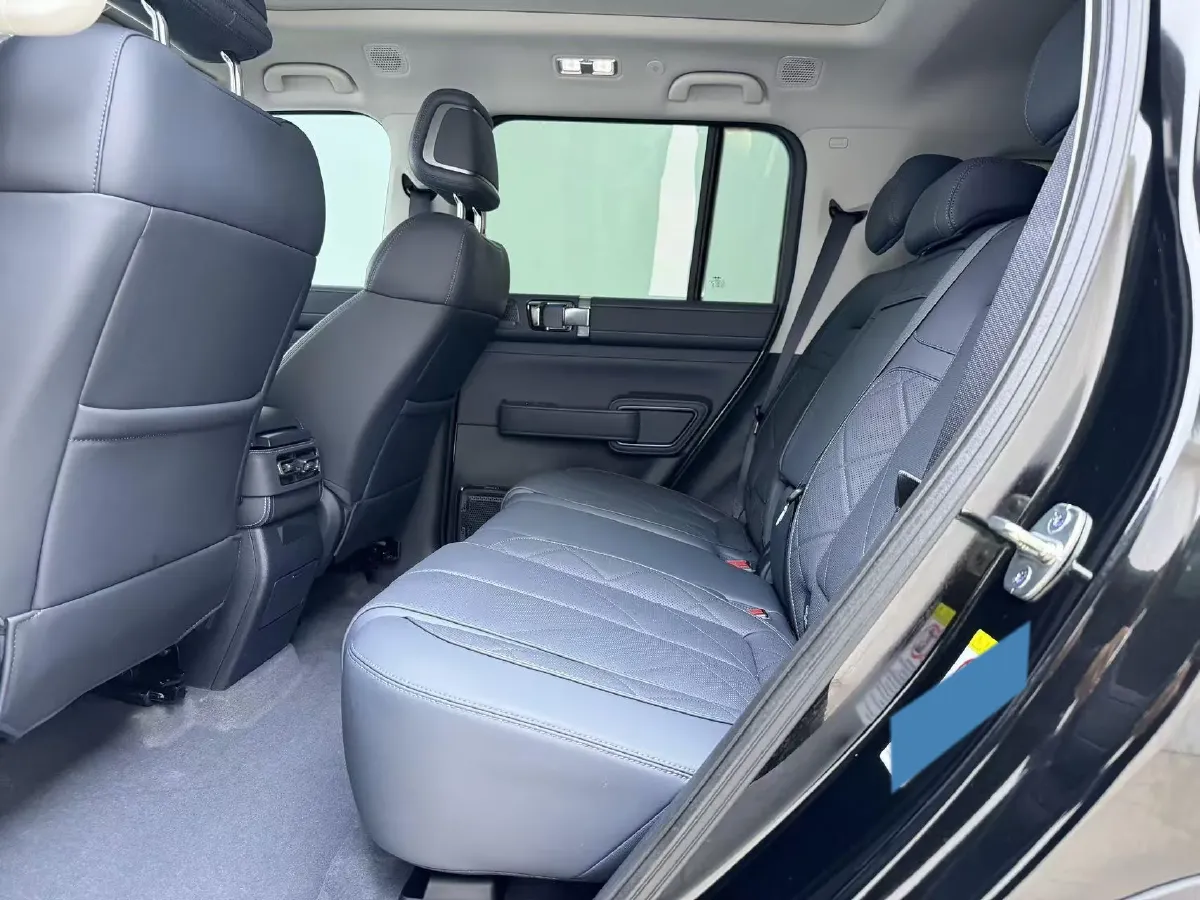 2025 FangChengBao Bao 5 1.5T 194HP L4 E-CVT PHEV 31.8KWH,autocango,china used car exporter,china ev exporter,chinese used car exporter,chinese used ev exporter