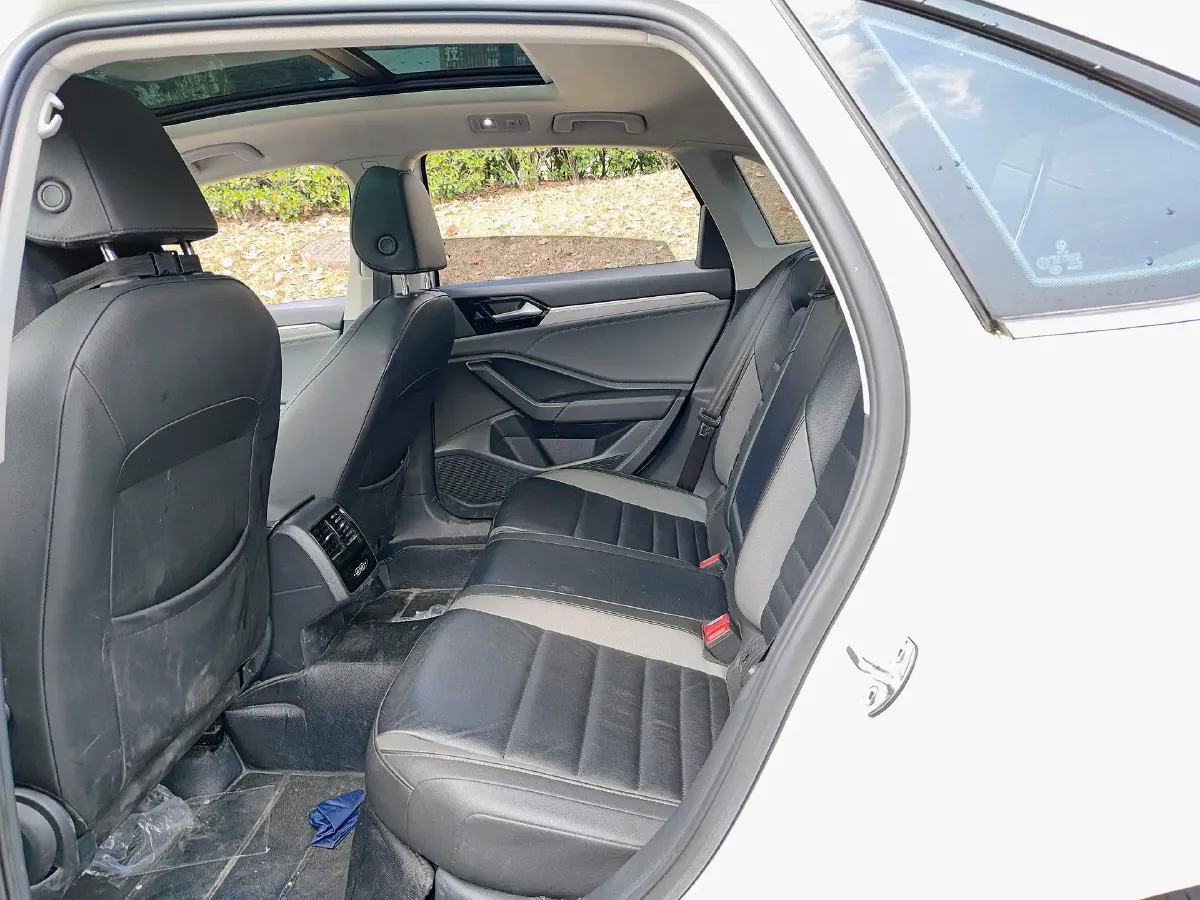 2019 Jeep Renegade 1.3T 173HP L4 7DCT,autocango,china used car exporter,china ev exporter,chinese used car exporter,chinese used ev exporter