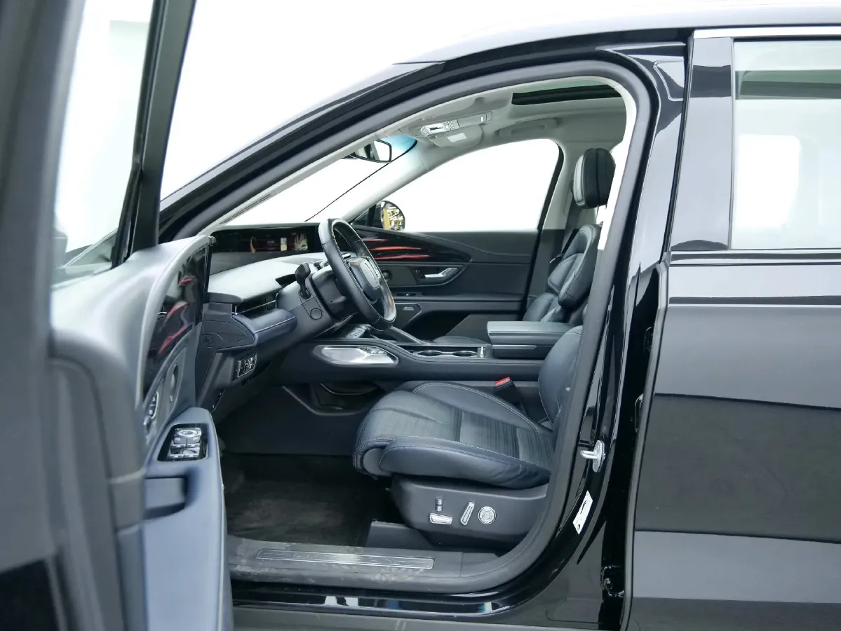 2023 Lincoln Nautilus 2.0T 261HP L4 8AT,autocango,china used car exporter,china ev exporter,chinese used car exporter,chinese used ev exporter