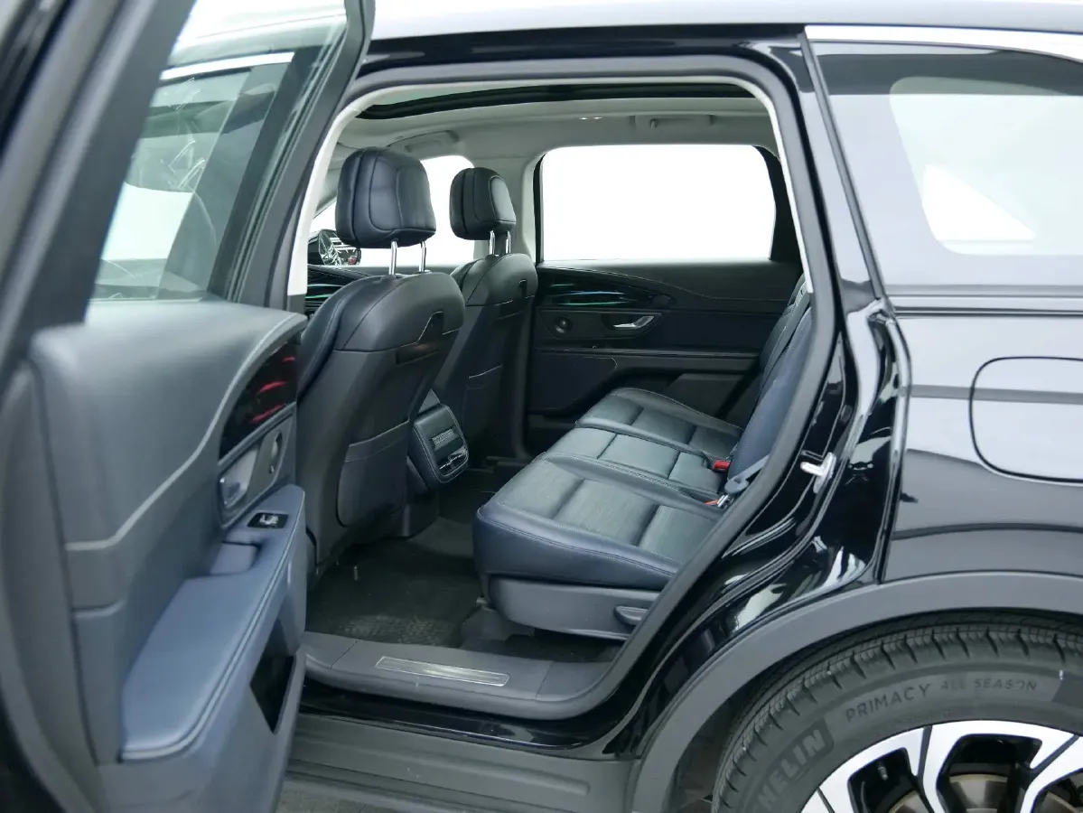 2023 Lincoln Nautilus 2.0T 261HP L4 8AT,autocango,china used car exporter,china ev exporter,chinese used car exporter,chinese used ev exporter