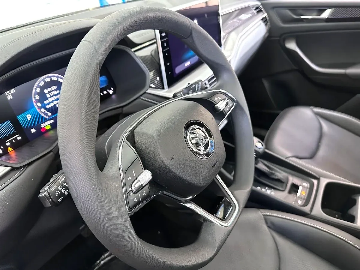 2024 Skoda Kodiak 2.0T 186HP L4 7DCT,autocango,china used car exporter,china ev exporter,chinese used car exporter,chinese used ev exporter