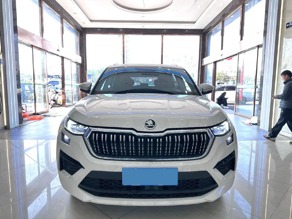 2024 Skoda Kodiak 2.0T 186HP L4 7DCT,autocango,china used car exporter,china ev exporter,chinese used car exporter,chinese used ev exporter