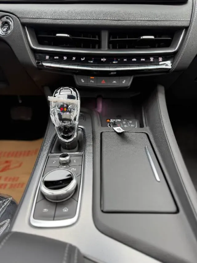 2024 Cadillac CT5 2.0T 237HP L4 10AT,autocango,china used car exporter,china ev exporter,chinese used car exporter,chinese used ev exporter