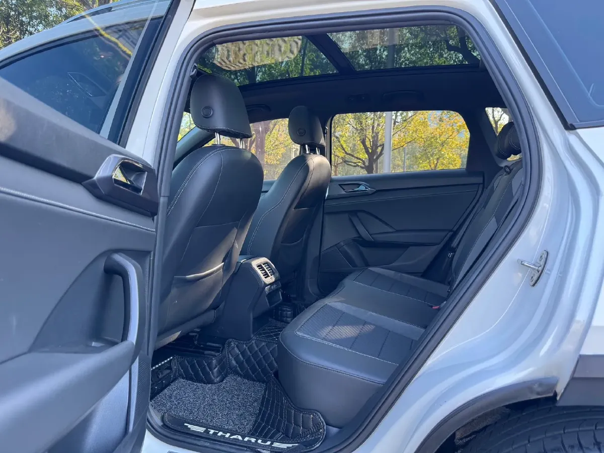 2019 MINI MINI 1.5T 102HP L3 7DCT,autocango,china used car exporter,china ev exporter,chinese used car exporter,chinese used ev exporter