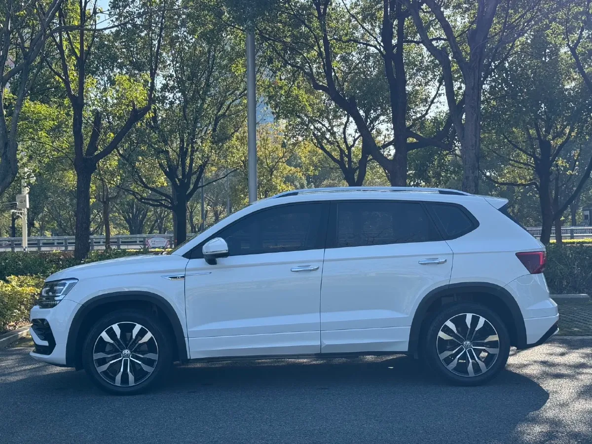 2019 MINI MINI 1.5T 102HP L3 7DCT,autocango,china used car exporter,china ev exporter,chinese used car exporter,chinese used ev exporter