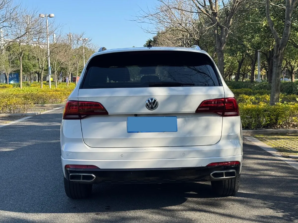 2019 MINI MINI 1.5T 102HP L3 7DCT,autocango,china used car exporter,china ev exporter,chinese used car exporter,chinese used ev exporter